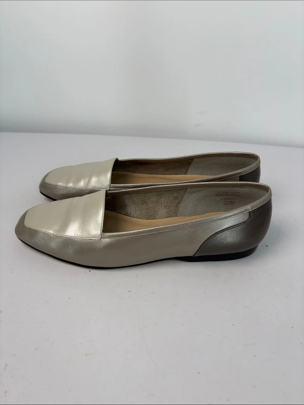 Enzo Angiolini classic slip